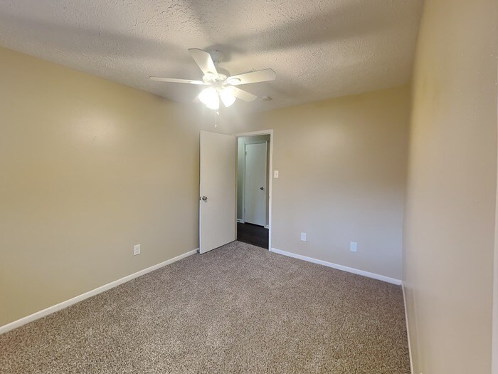 Building Photo - 17435 Bonnie Sean Dr