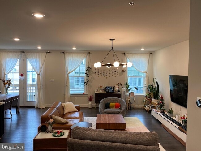 Building Photo - 730 Quarry Point Rd