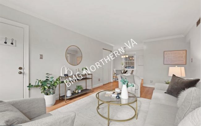 Building Photo - 2509 Arlington Blvd