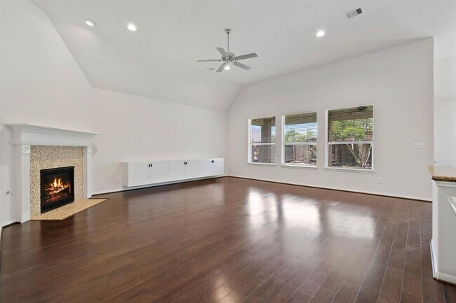 Building Photo - 8193 Tranquil Lake Way