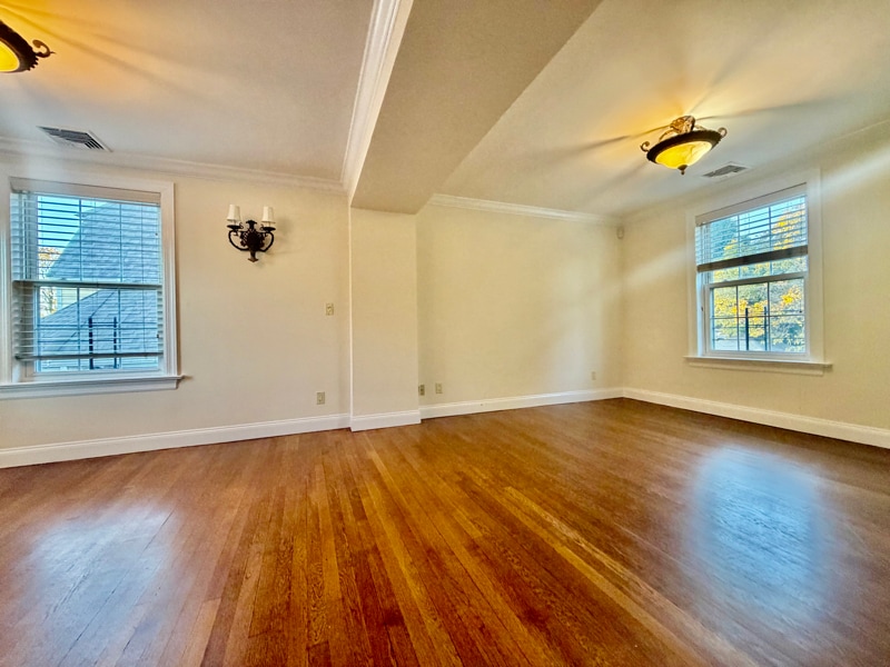 Building Photo - 27 Nautilus Pl