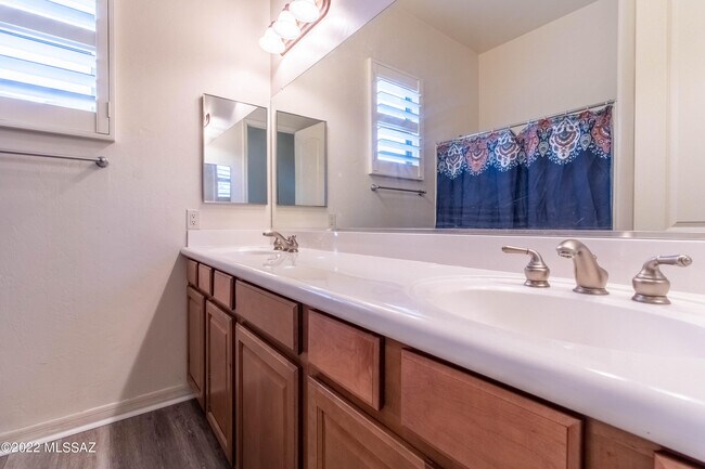 Building Photo - 11877 N Mesquite Hollow Dr
