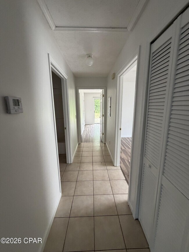 Building Photo - 2613 Lagoon Knoll Dr