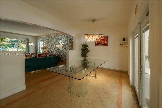 Building Photo - 701 Hollywood Blvd