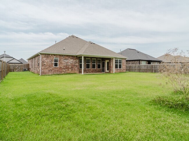 Building Photo - 940 W Ashmore Landing Loop