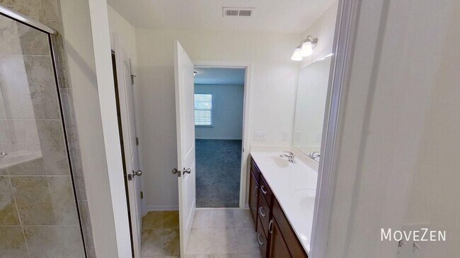 Building Photo - 1728 Shady Oaks Dr