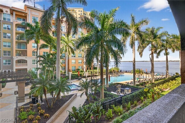 Building Photo - 2825 Palm Beach Blvd