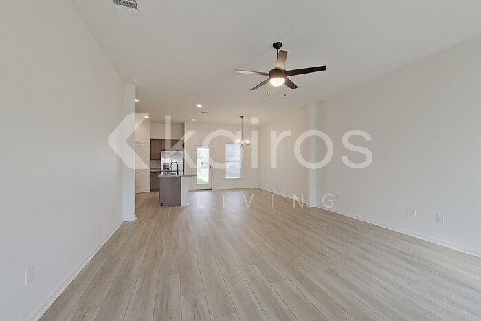 Building Photo - 117 Rainfall Ln