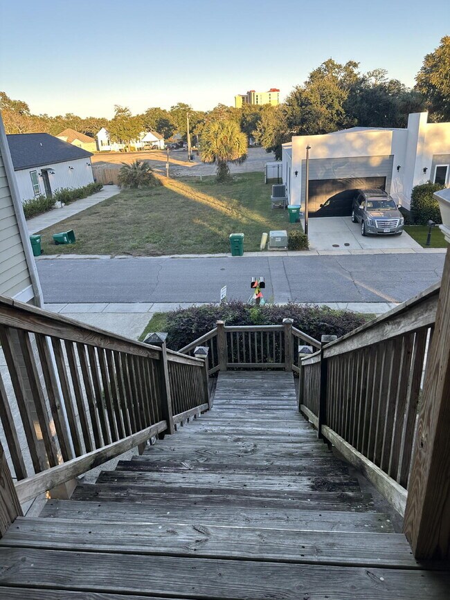 Building Photo - Great townhome 3/2 fully furnished!