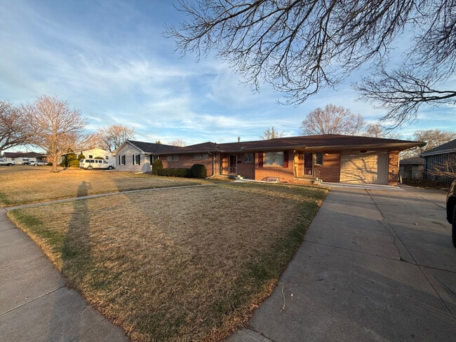 Building Photo - 2419 W Anna St