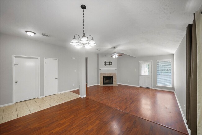 Building Photo - 10807 Twin Circles Dr