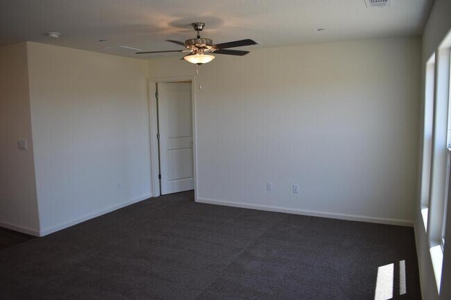 Building Photo - 4041 Bayonet Dr