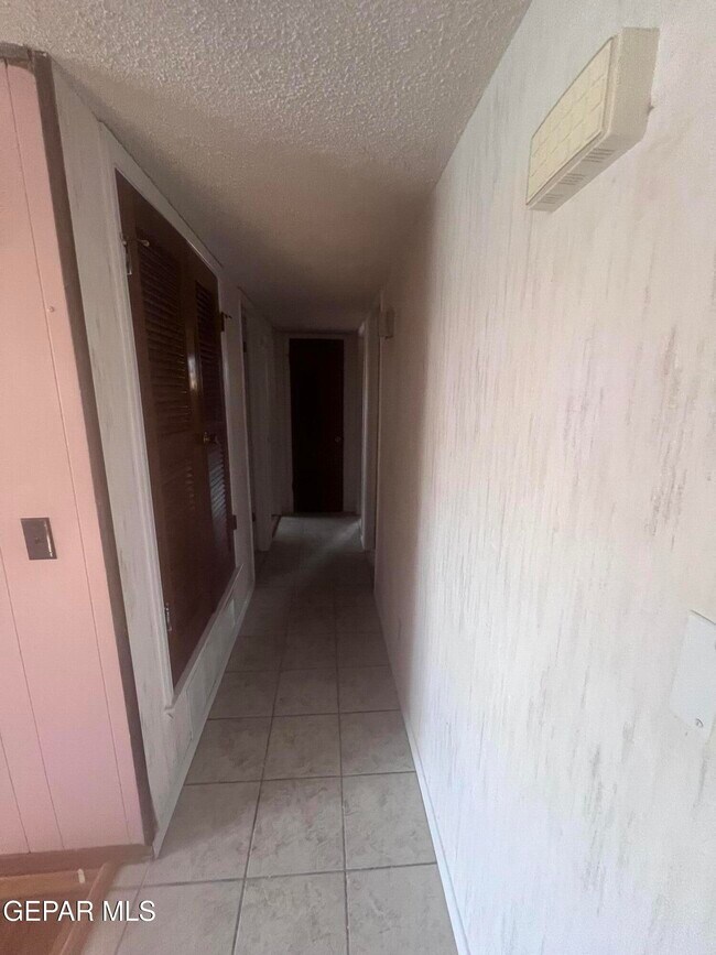 Building Photo - 5017 McCormick Ln