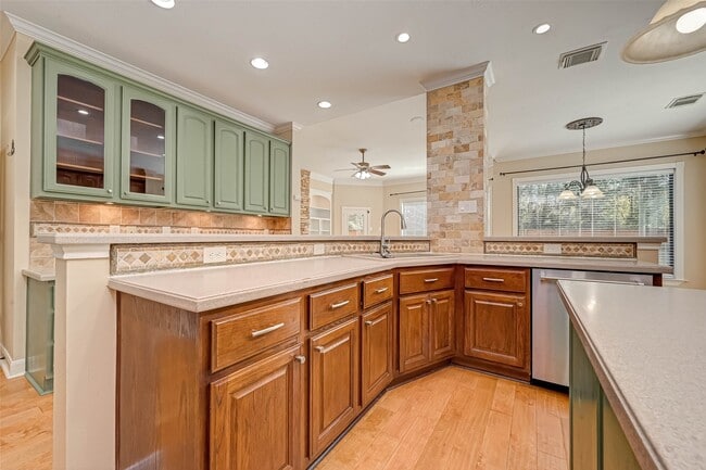 Building Photo - 11 Gabled Pines Pl