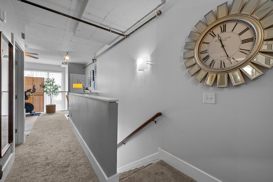 Building Photo - 444 S Blount St