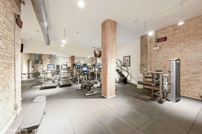 Building Photo - 411 W Ontario St