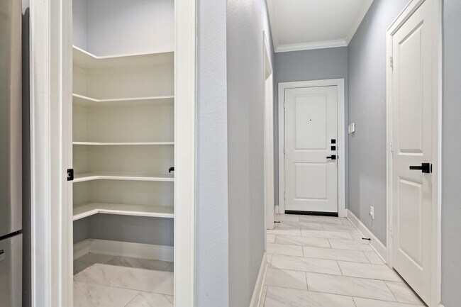 Building Photo - 2730 J. R. Dr
