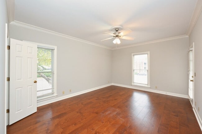 Building Photo - **UPDATED FIRST-FLOOR CONDO IN DESIRABLE P...