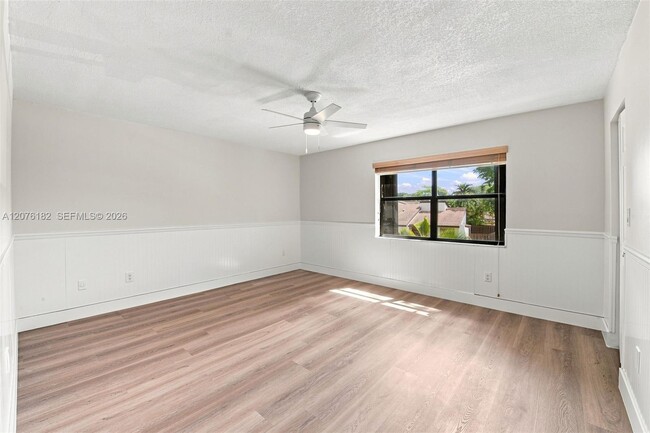 Building Photo - 6820 SW 128th Ct