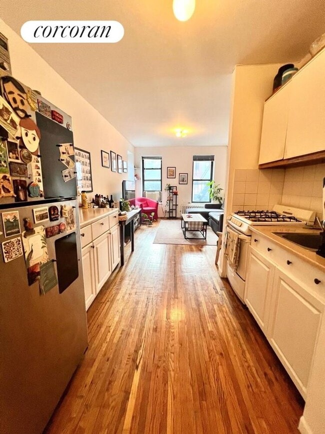 Building Photo - 301 E 88th St