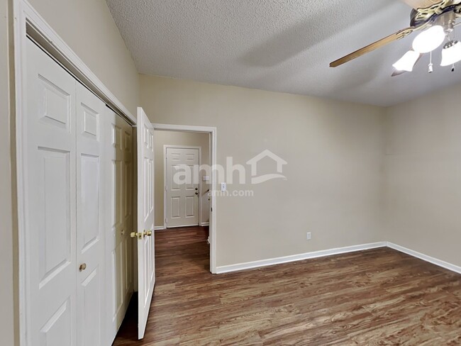 Building Photo - 4718 Vineyard Ct