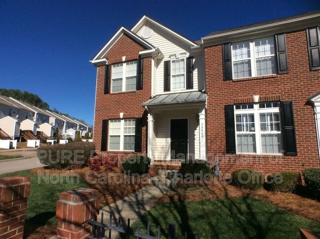 Building Photo - 18040 Delmas Dr