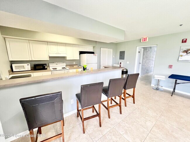 Building Photo - 425 Buchanan Ave