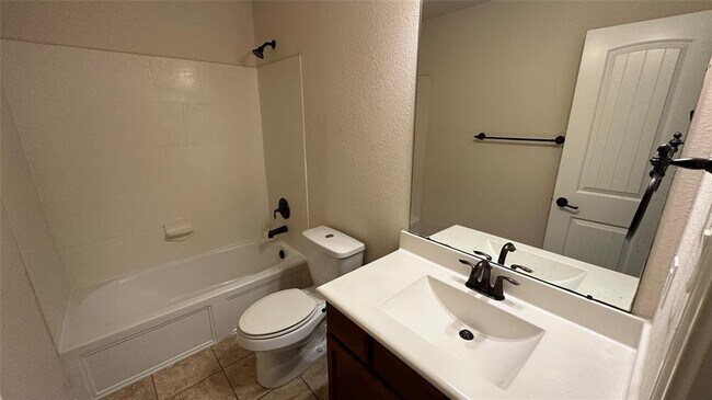 Building Photo - 1703 Thornhollow Dr
