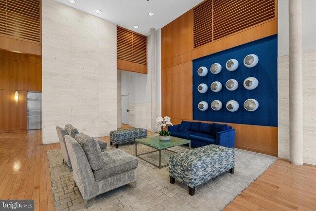 Building Photo - 675 E St NW