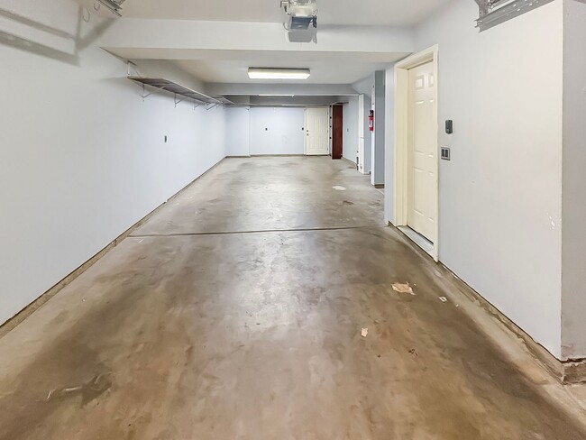 Building Photo - Beautiful North Creek Condo