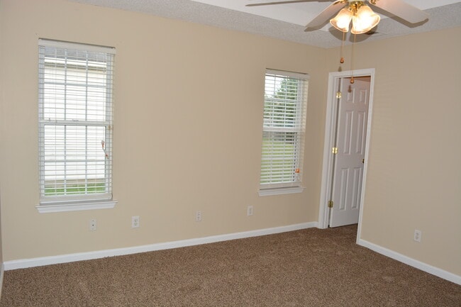 Building Photo - 204 Tyson Glen Dr