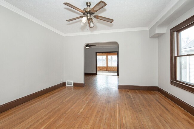 Building Photo - 14718 Bayes Ave