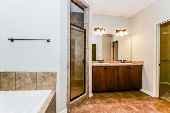 Building Photo - 5009 Forest Oasis Ln