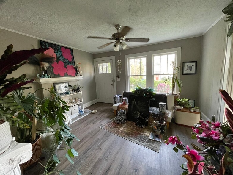 Building Photo - 1138 Lookout Ave NW