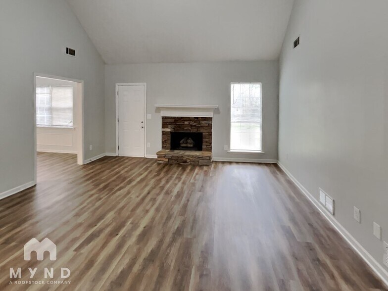 Building Photo - 135 Windward Dr