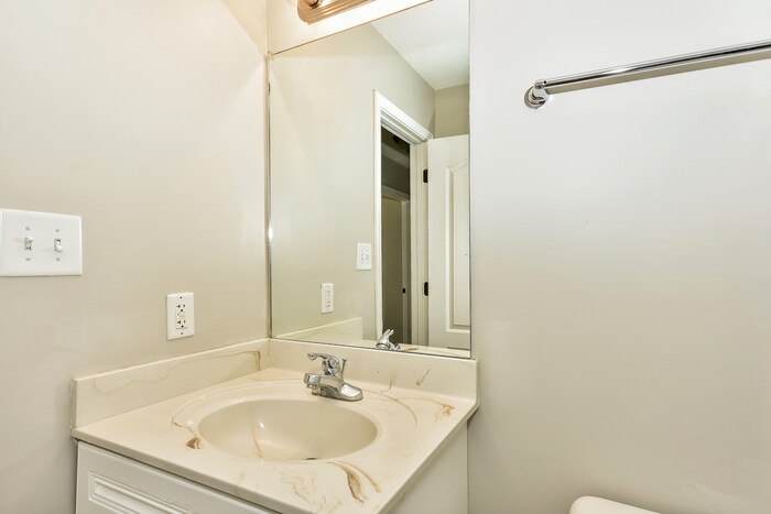 Building Photo - 2817 Russet Ridge Dr