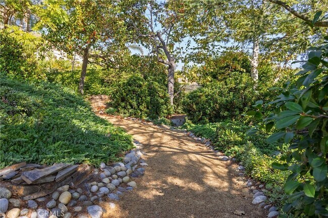 Building Photo - 31561 Peppertree Bend Unit