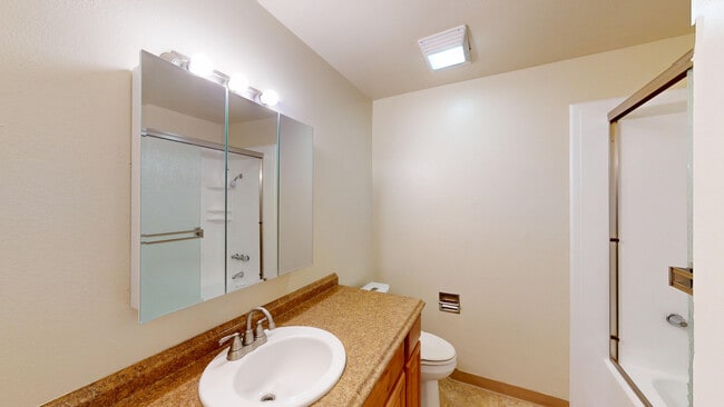 Building Photo - 883 Broadway