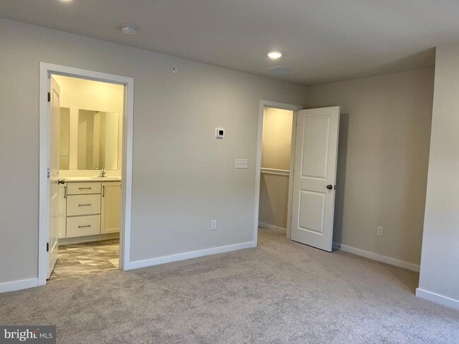 Building Photo - 40 Anderson Dr