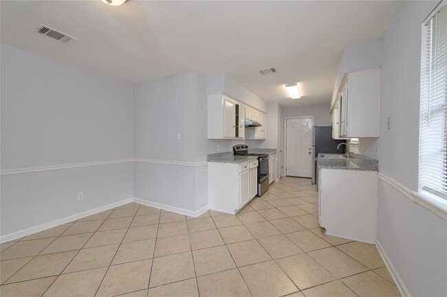 Building Photo - 5519 Fallengate Dr