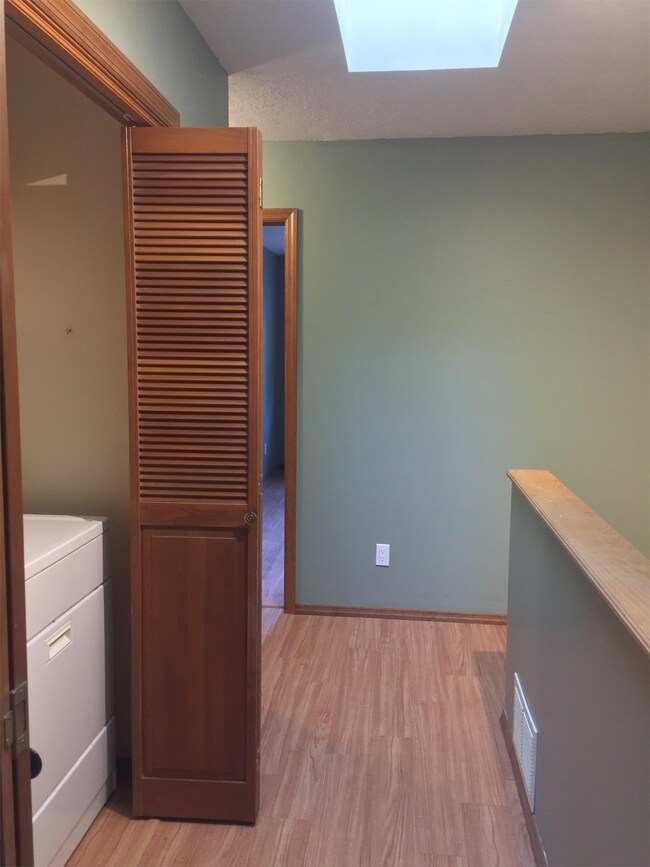 Building Photo - 1711 W Koch St