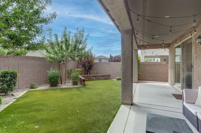 Building Photo - 9020 Nopah Peak Ct