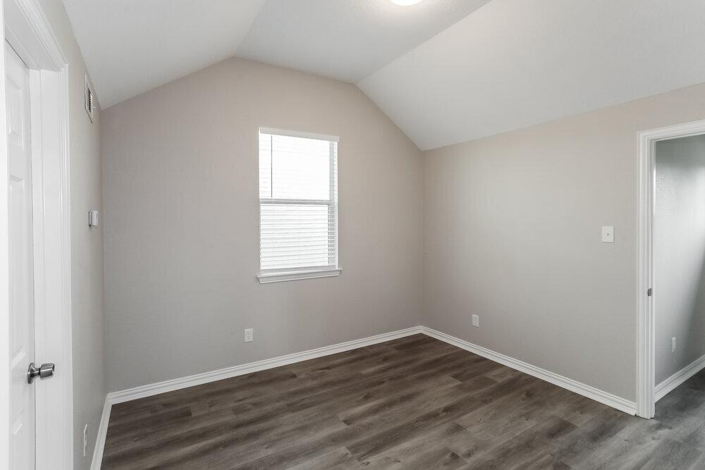 Building Photo - 10200 Cedar Lake Dr
