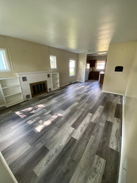 Building Photo - 720 3rd St N