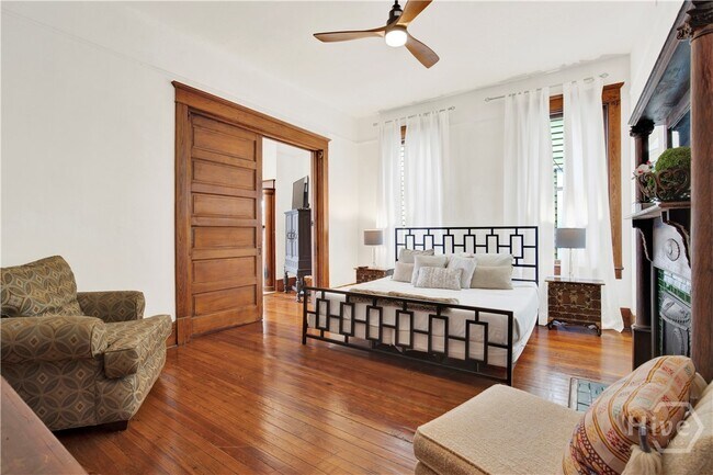 Building Photo - 118 W Waldburg St