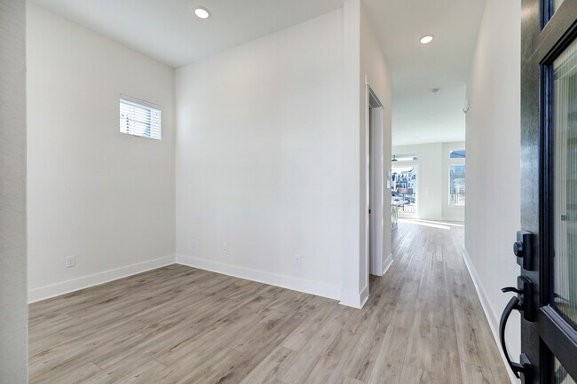 Building Photo - 3105 Somerset Levens Ln