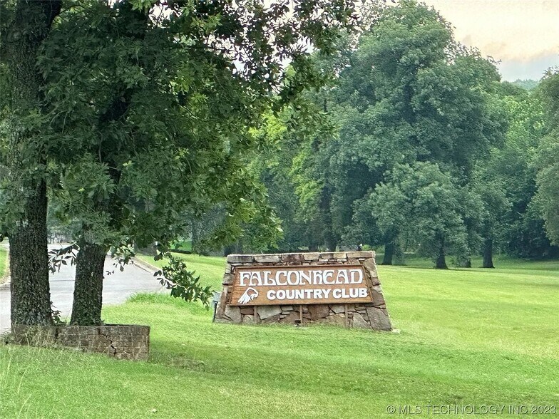 Building Photo - 123 Falconhead Dr