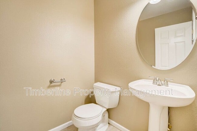 Building Photo - 14480 Tierra Dr