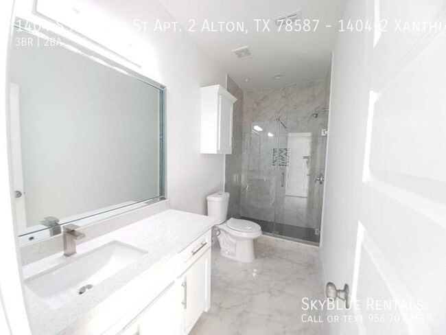 Building Photo - 1404 S Xanthia St