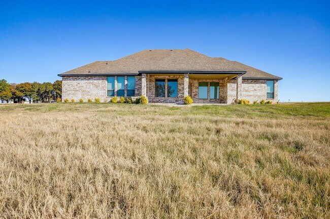 Building Photo - Amazing 5 Bed, 3 Bath New Build- Beautiful...
